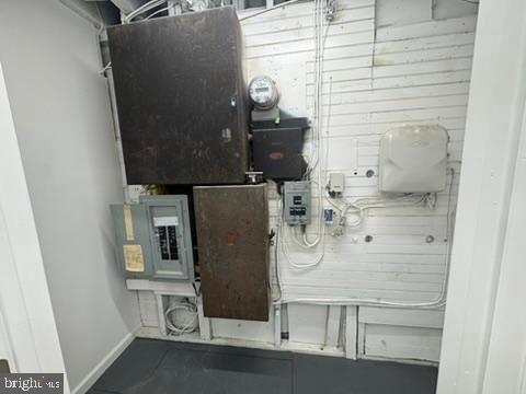 1 W Broad Ave W Property Photo 14