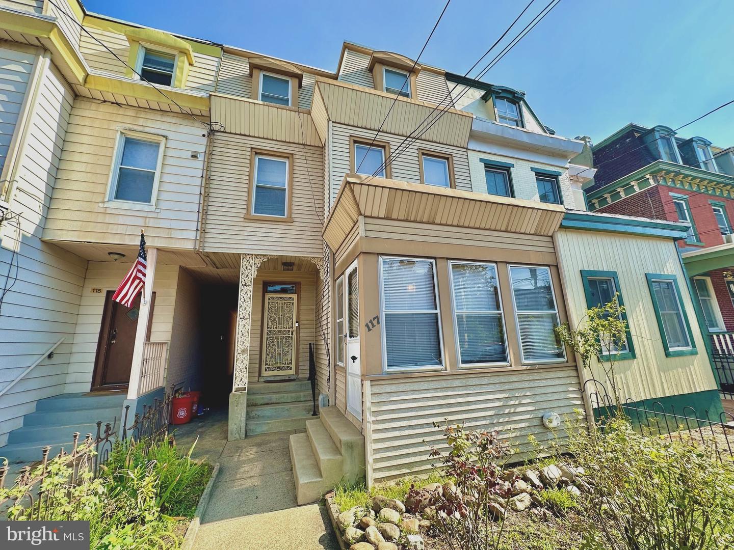 117 Linden St Property Photo 1