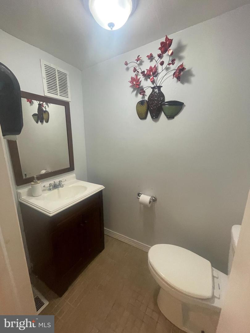 107 N 6th St Property Photo 7