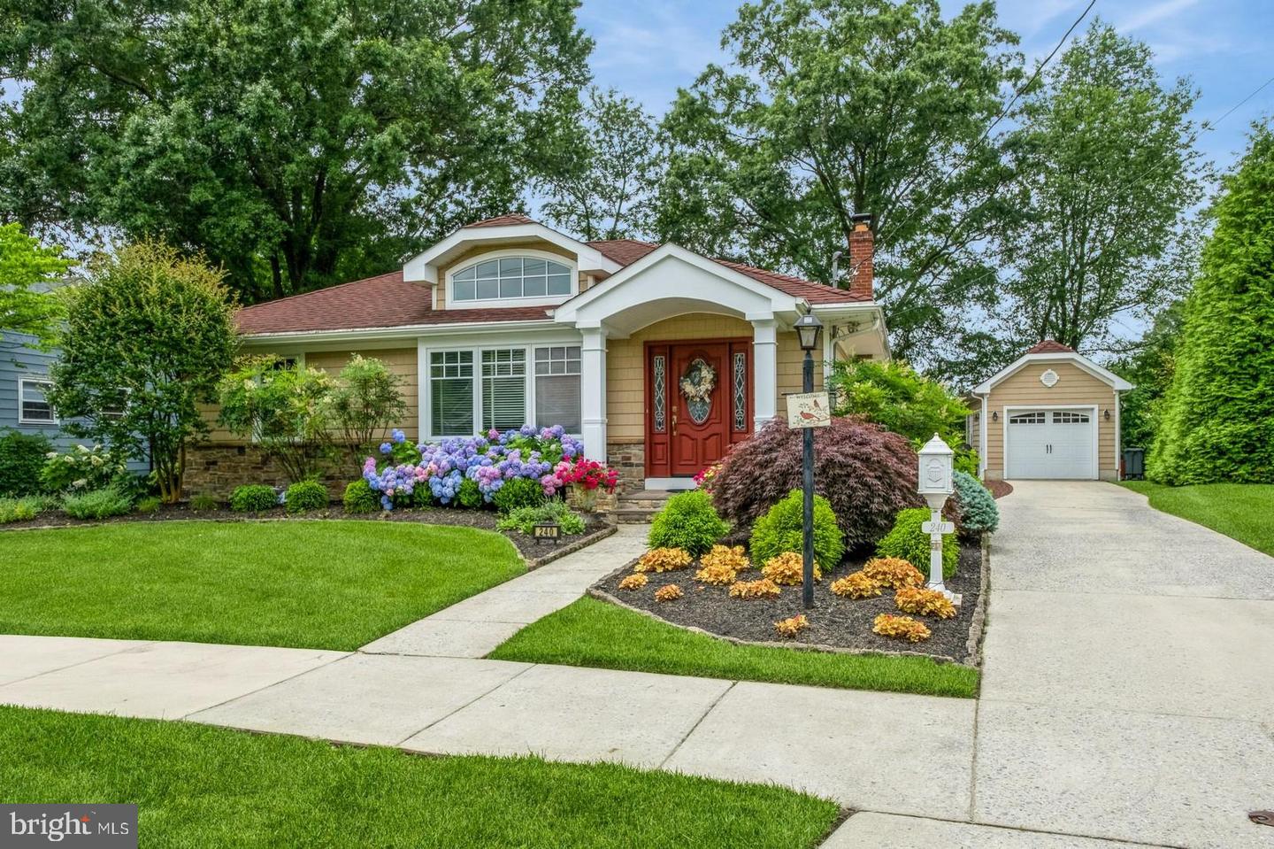 240 MEADOW DR