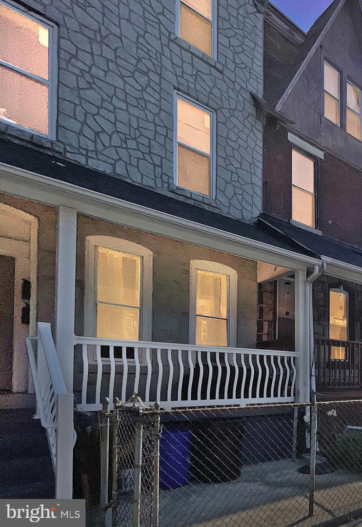 639 State St Property Photo 3