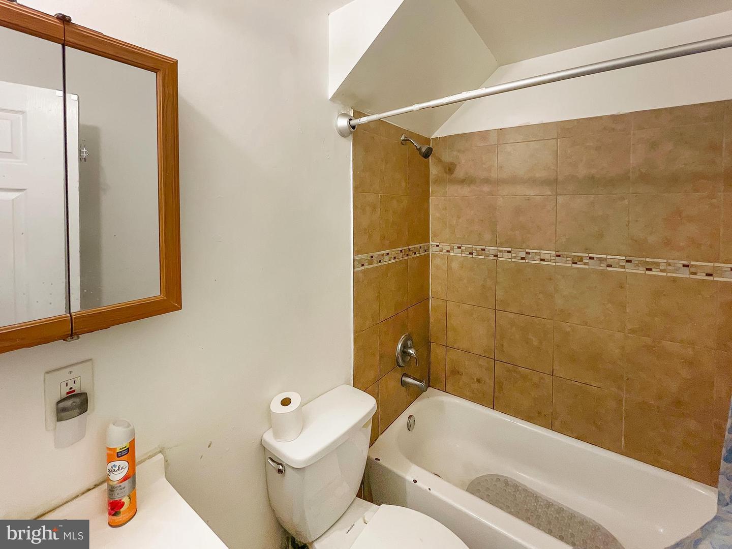 639 State St Property Photo 11