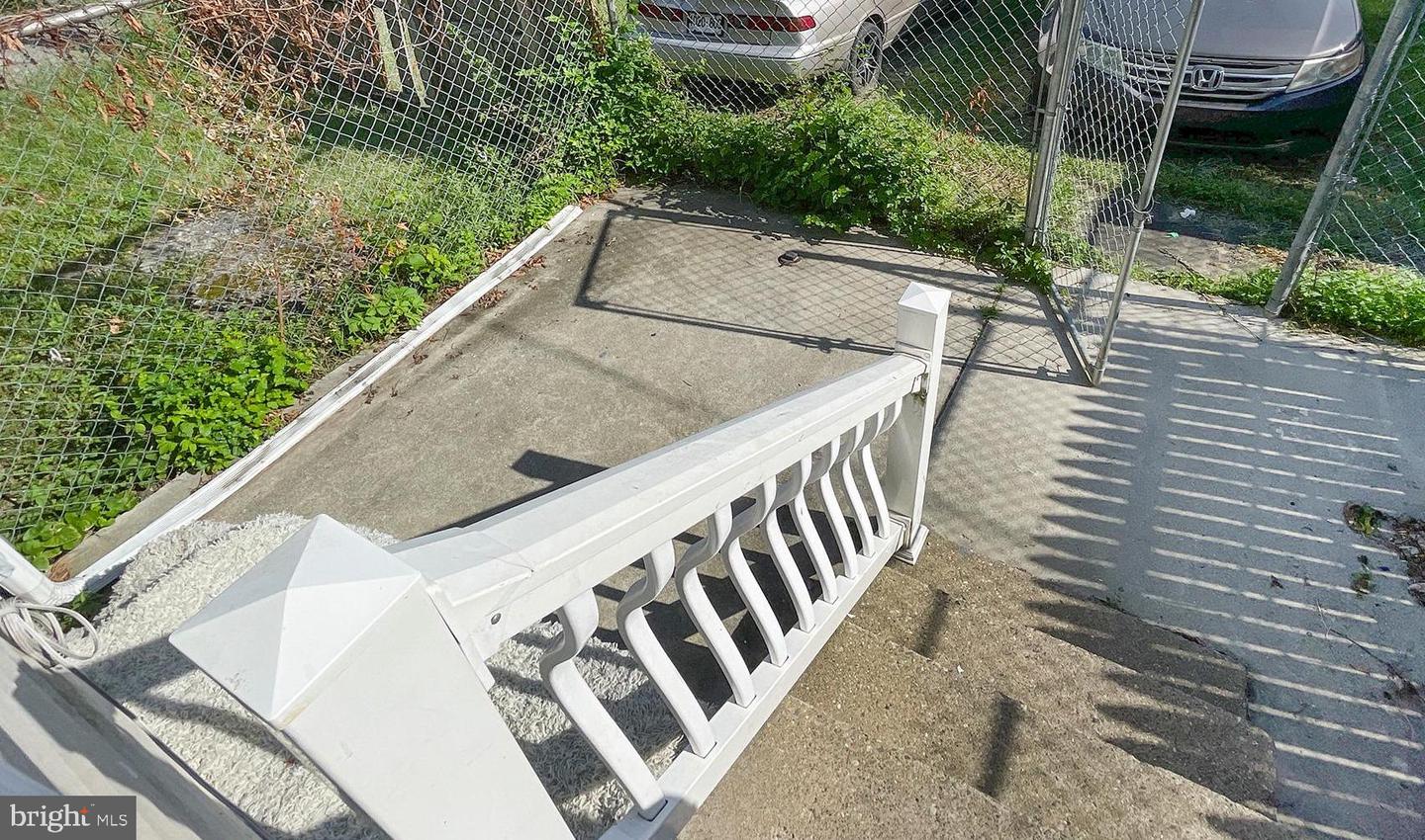 639 State St Property Photo 18