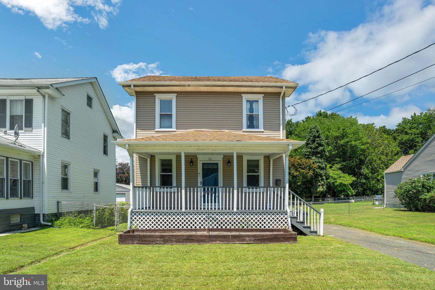 53 Apple Ave Property Photo 1