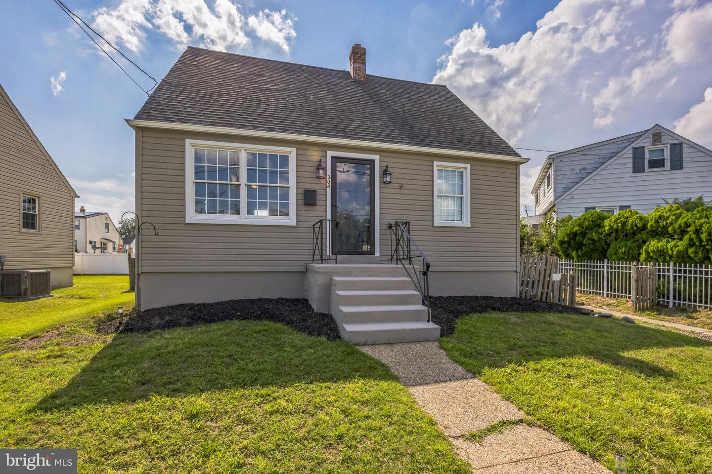 304 Bergen Ave Property Photo 1