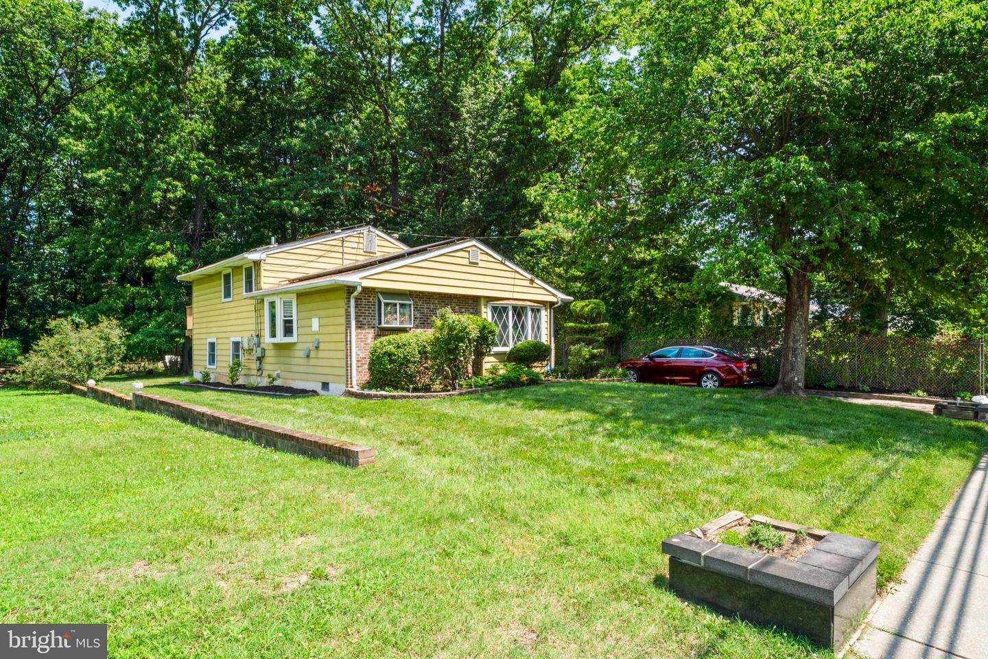 59 E Oak Ave Property Photo 1