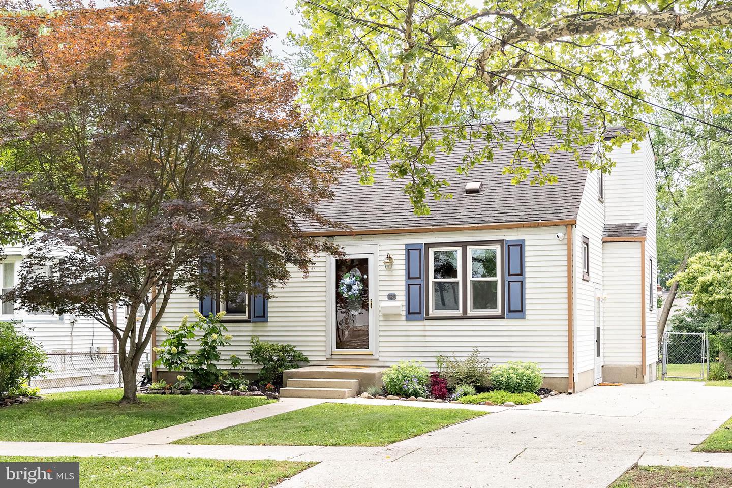 328 READING AVE