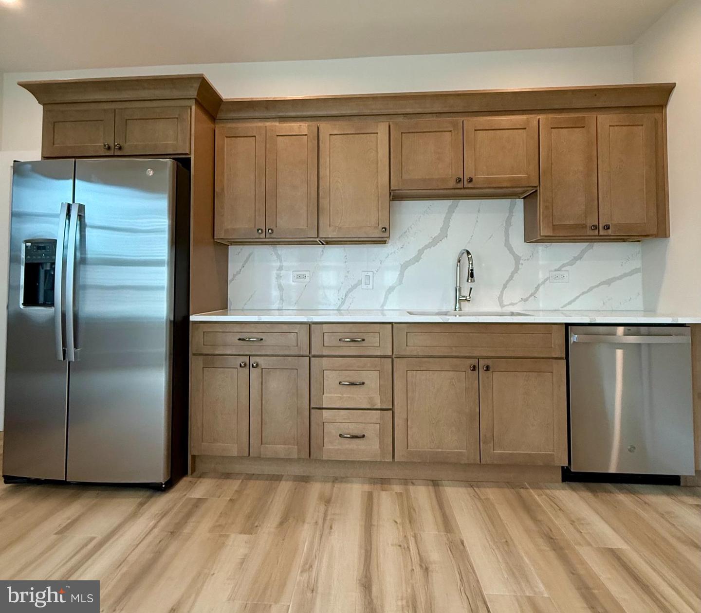 811 Collings #b Property Photo 1