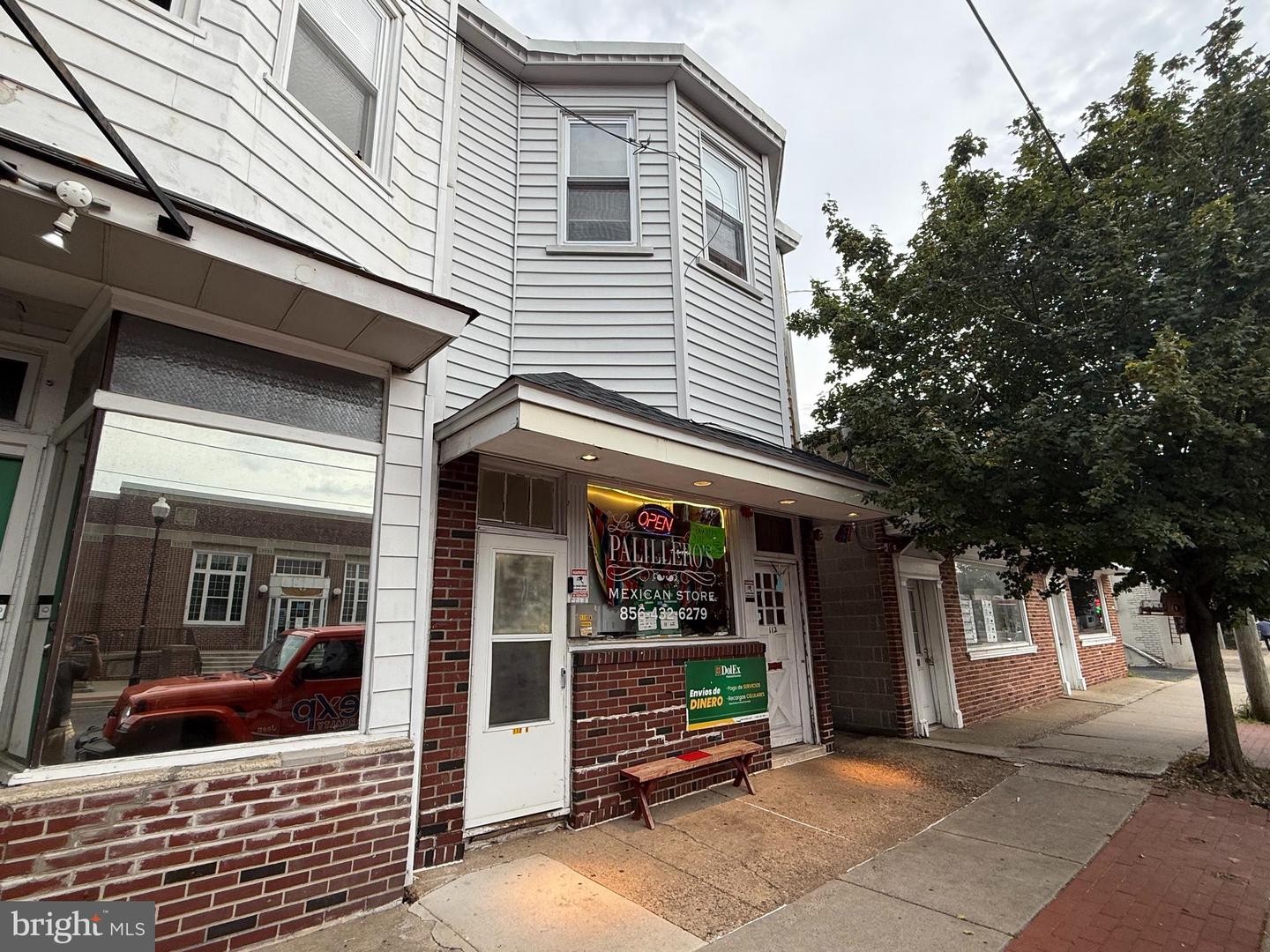 112 S Broadway Property Photo 1