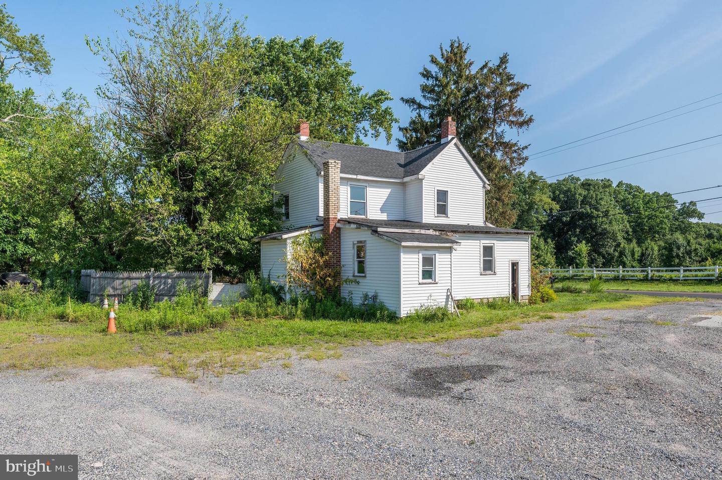 773 Watsontown Rd Property Photo 3