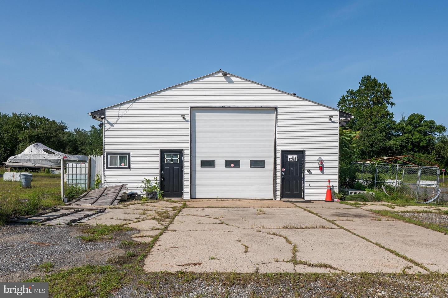 773 Watsontown Rd Property Photo 12