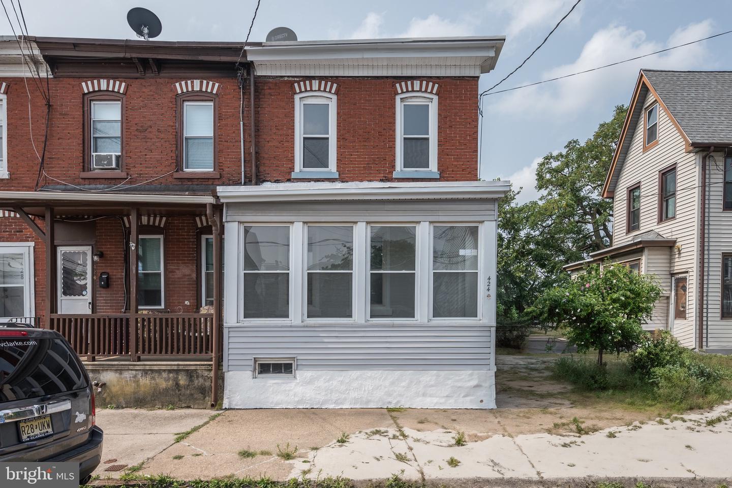 424 Hunter St Property Photo 1