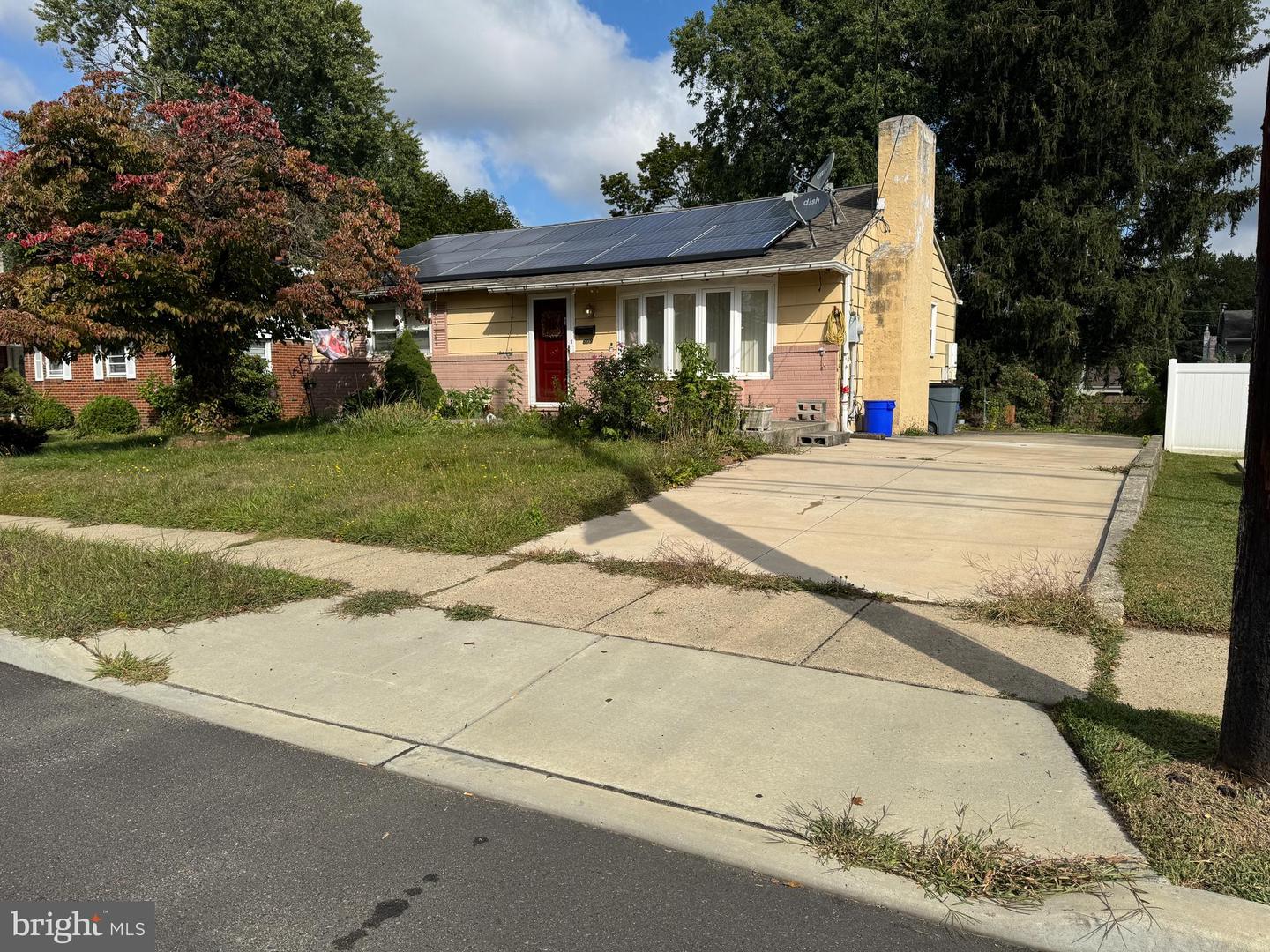 609 W Evesham Ave Property Photo 1