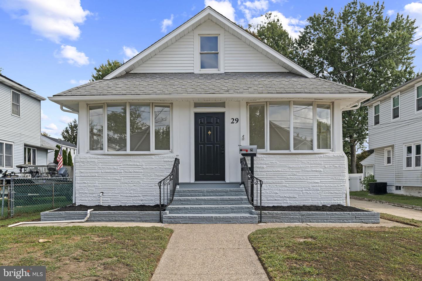 29 Payson Ave Property Photo 1