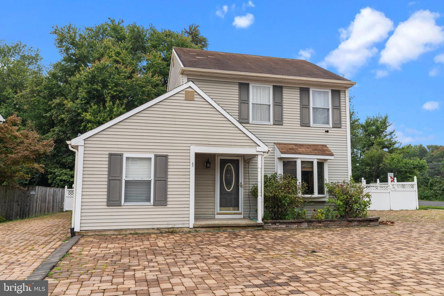 1 Woodhaven Way Property Photo 2