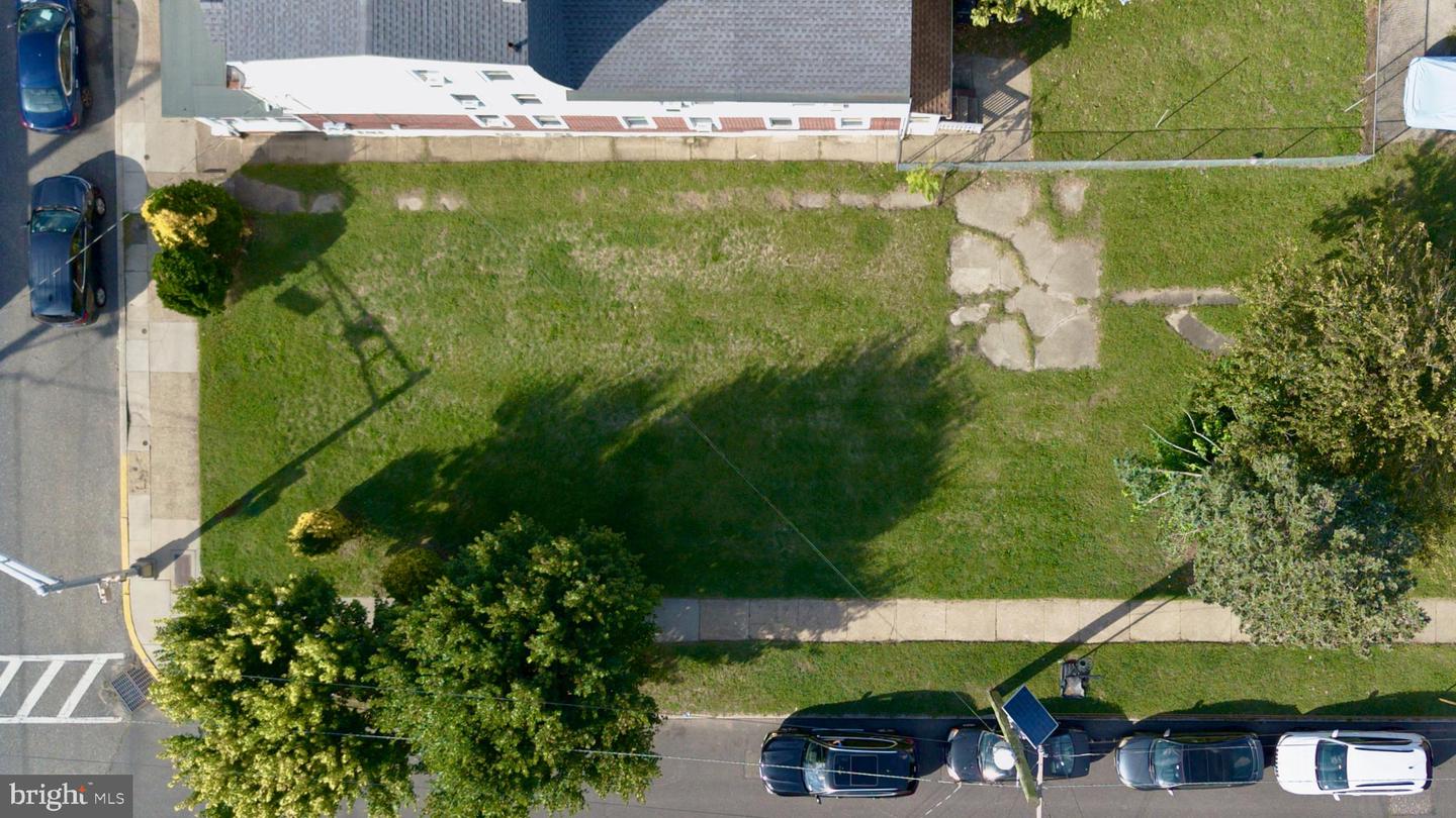 200 N Broadway Property Photo 1