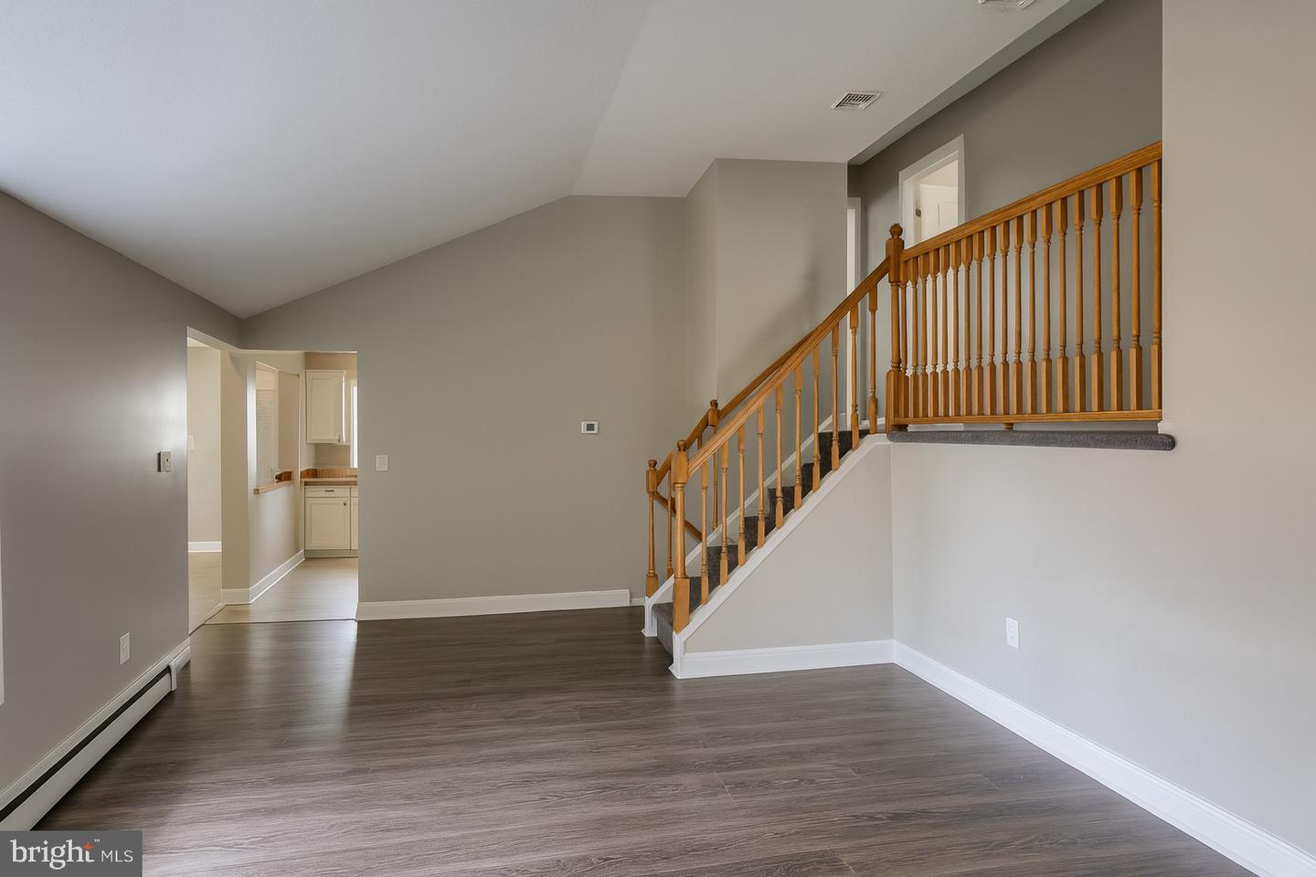124 Ivins Ave Property Photo 6
