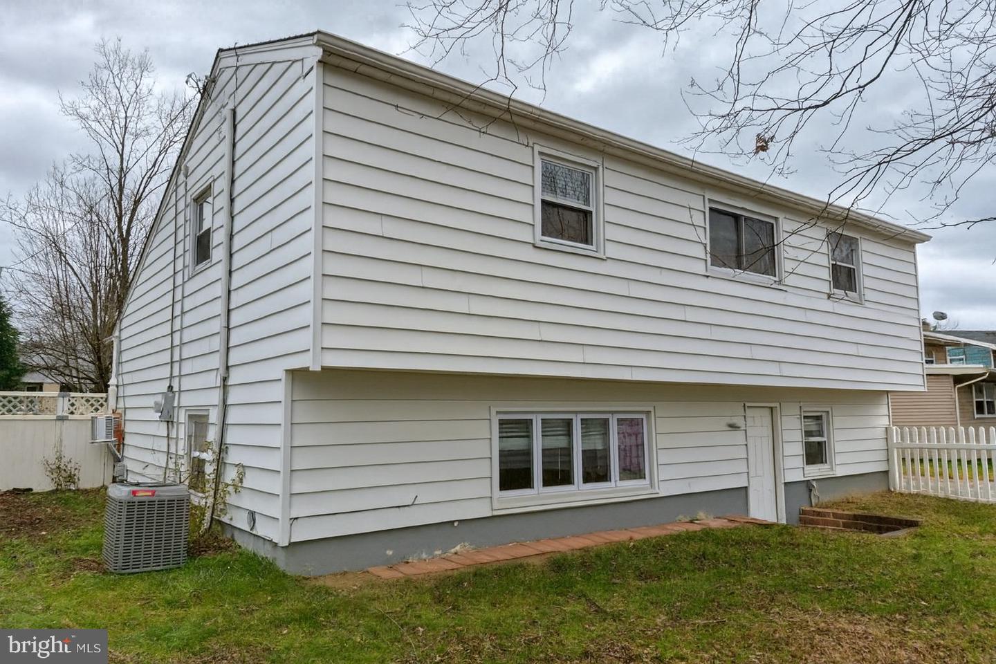 124 Ivins Ave Property Photo 8