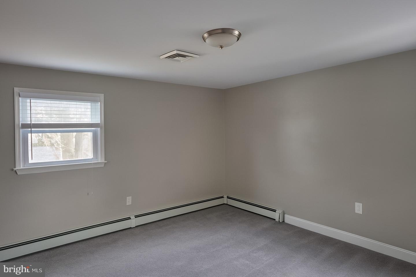 124 Ivins Ave Property Photo 10