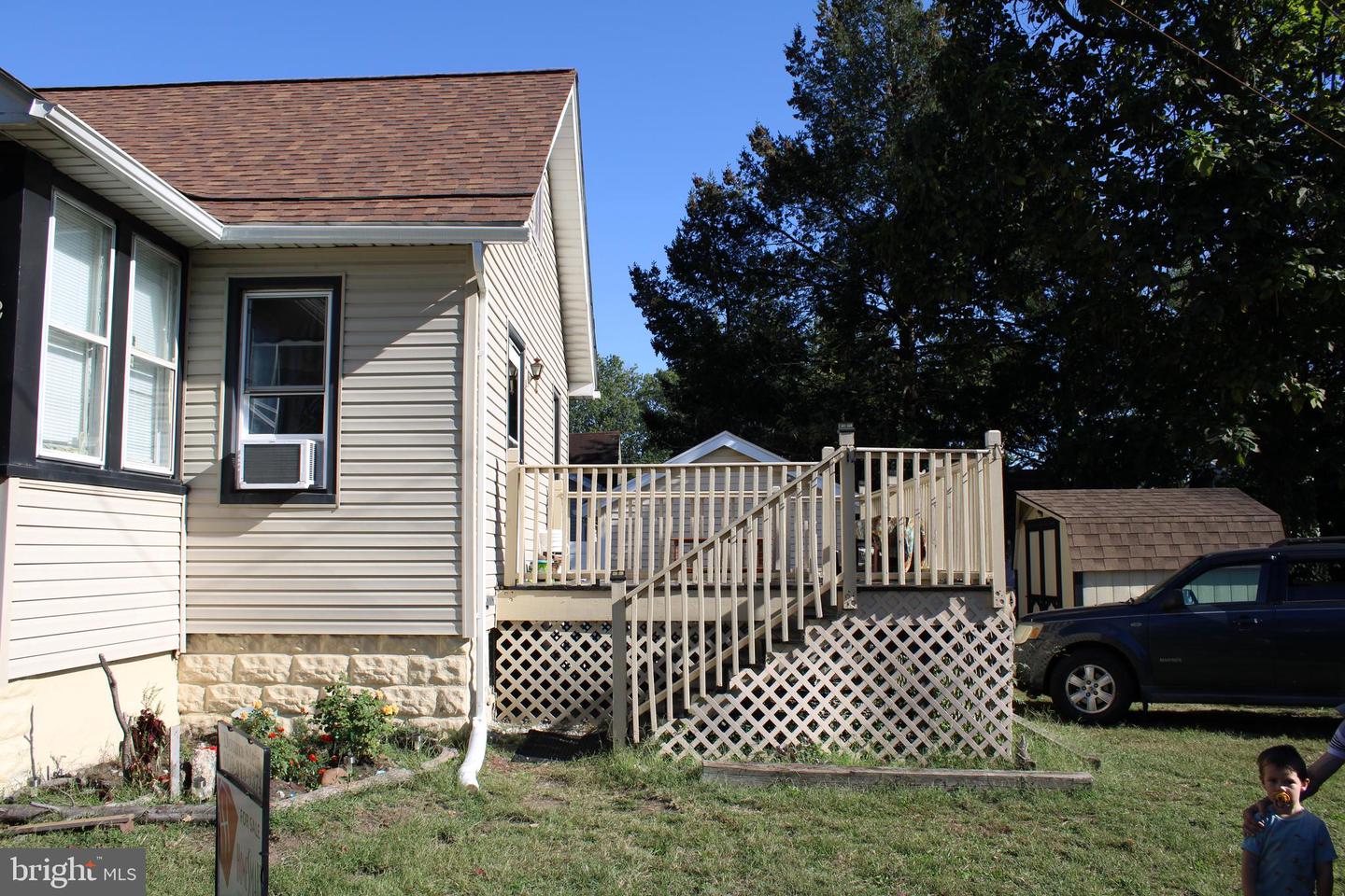 2 Stites Ave Property Photo 3