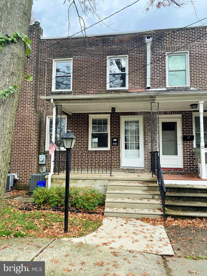 115 Wesley Ave Property Photo 1