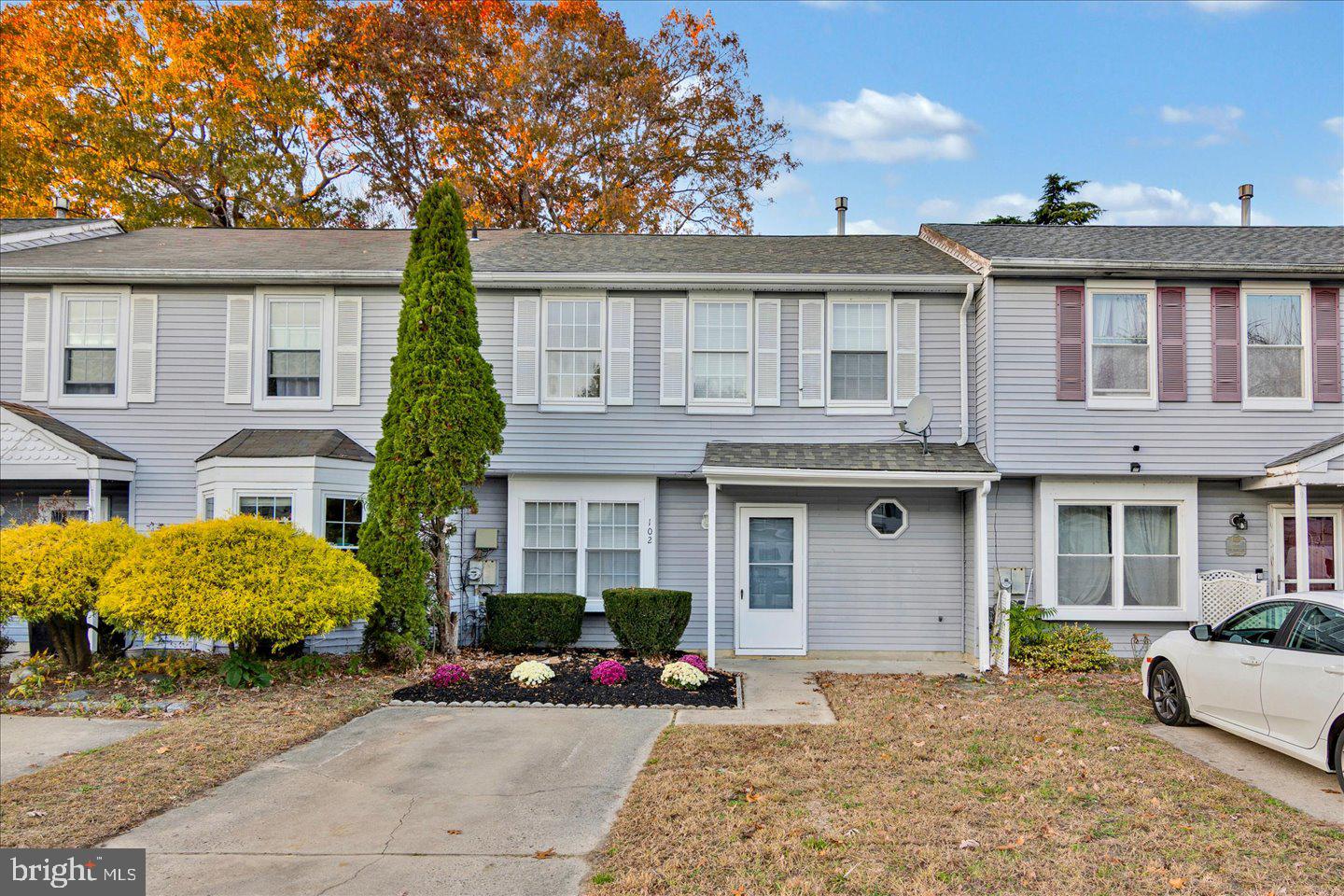 102 Shoreline Dr Property Photo 1