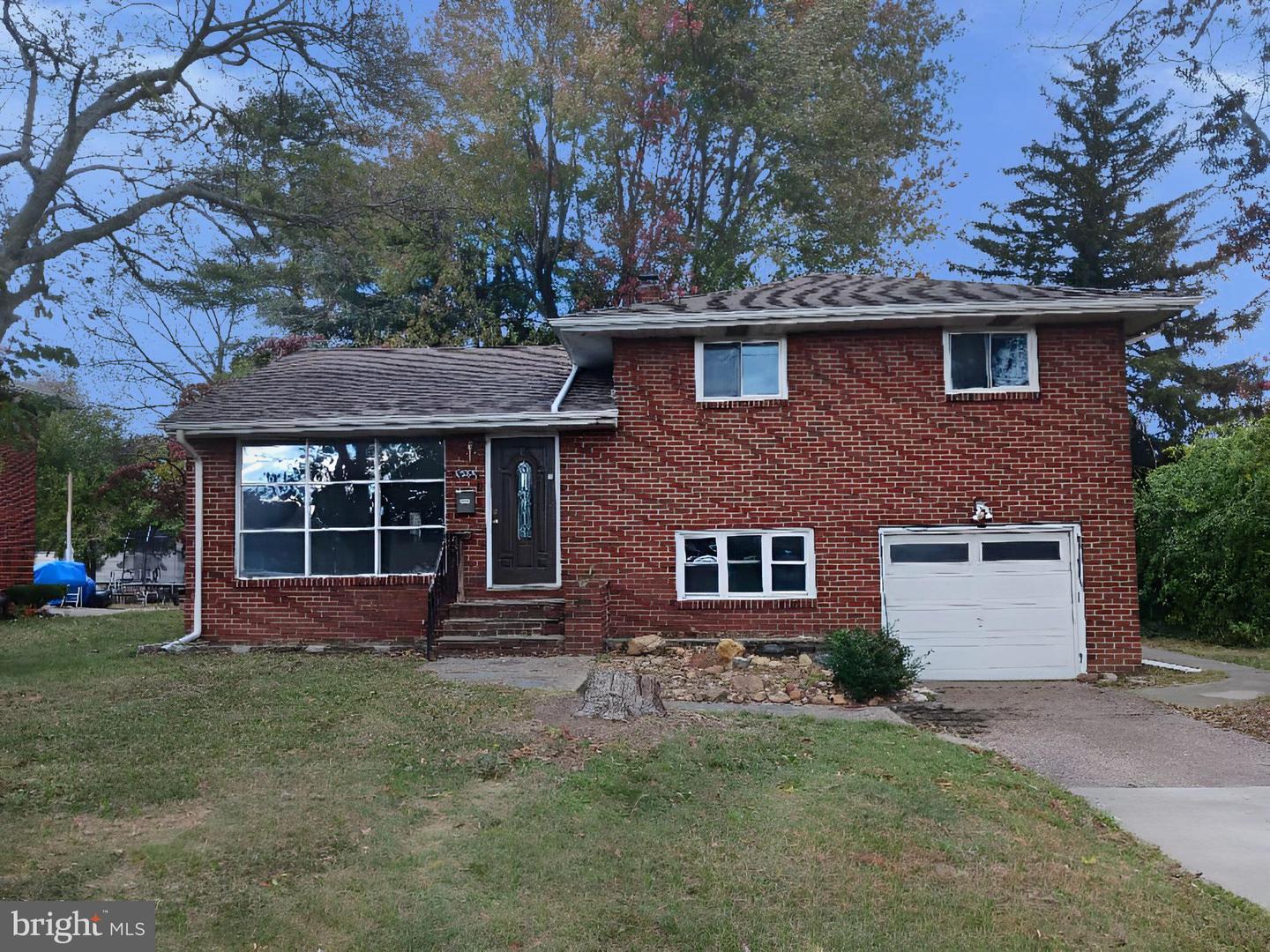 4209 Royal Ave Property Photo 1