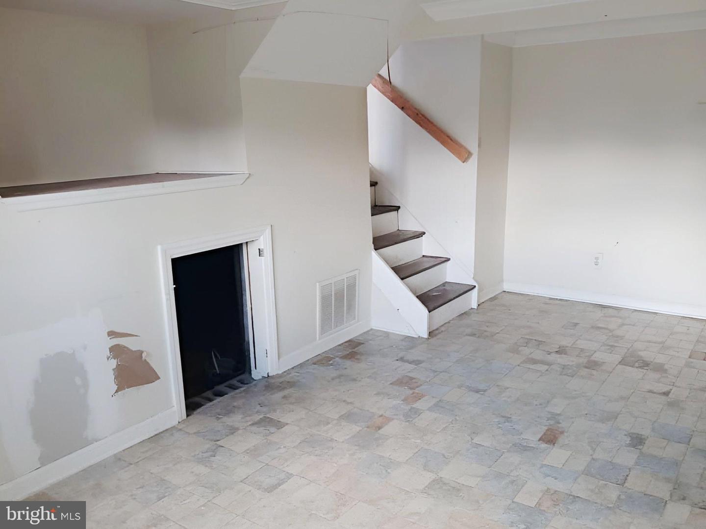 4209 Royal Ave Property Photo 3