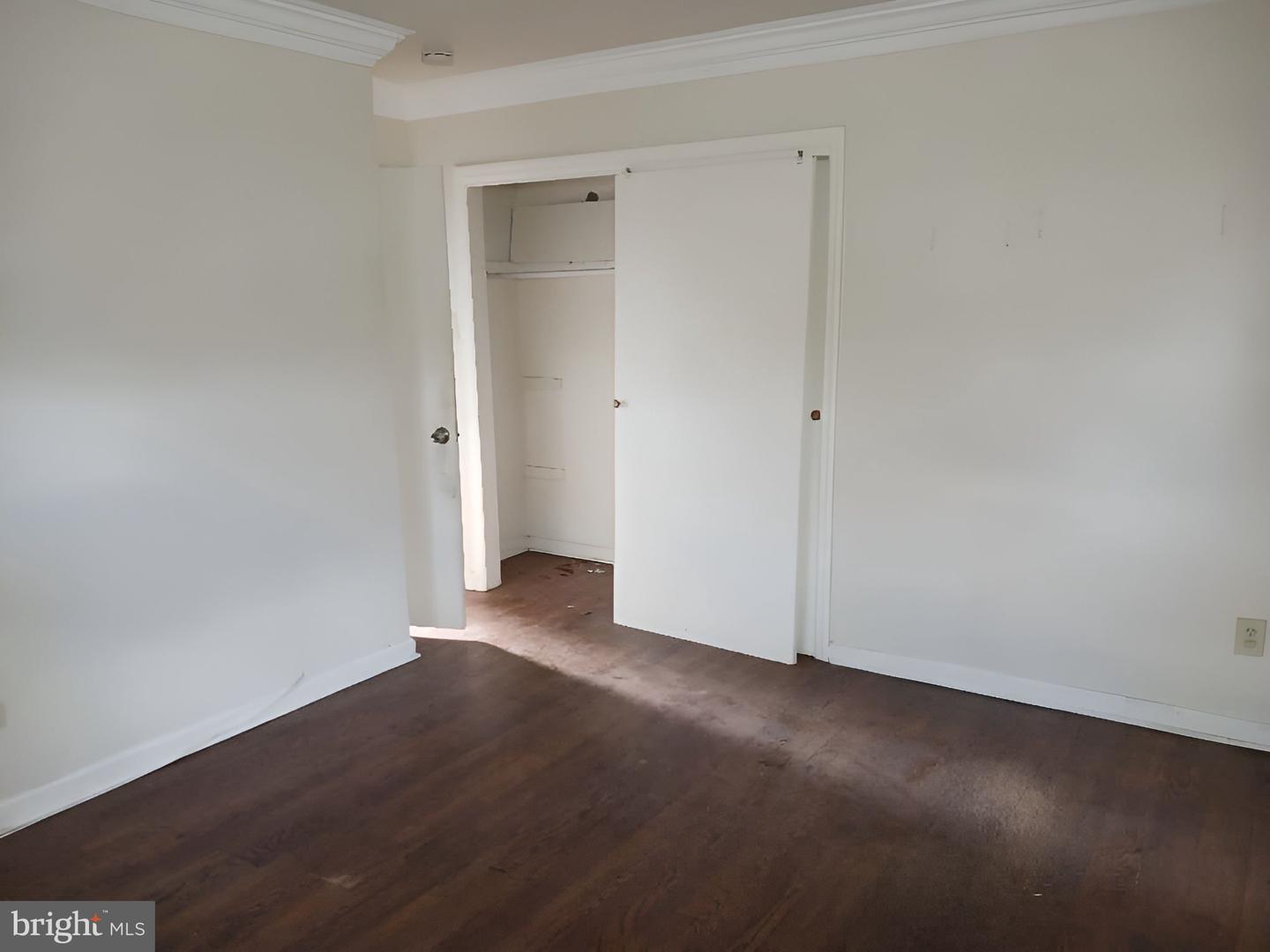 4209 Royal Ave Property Photo 4