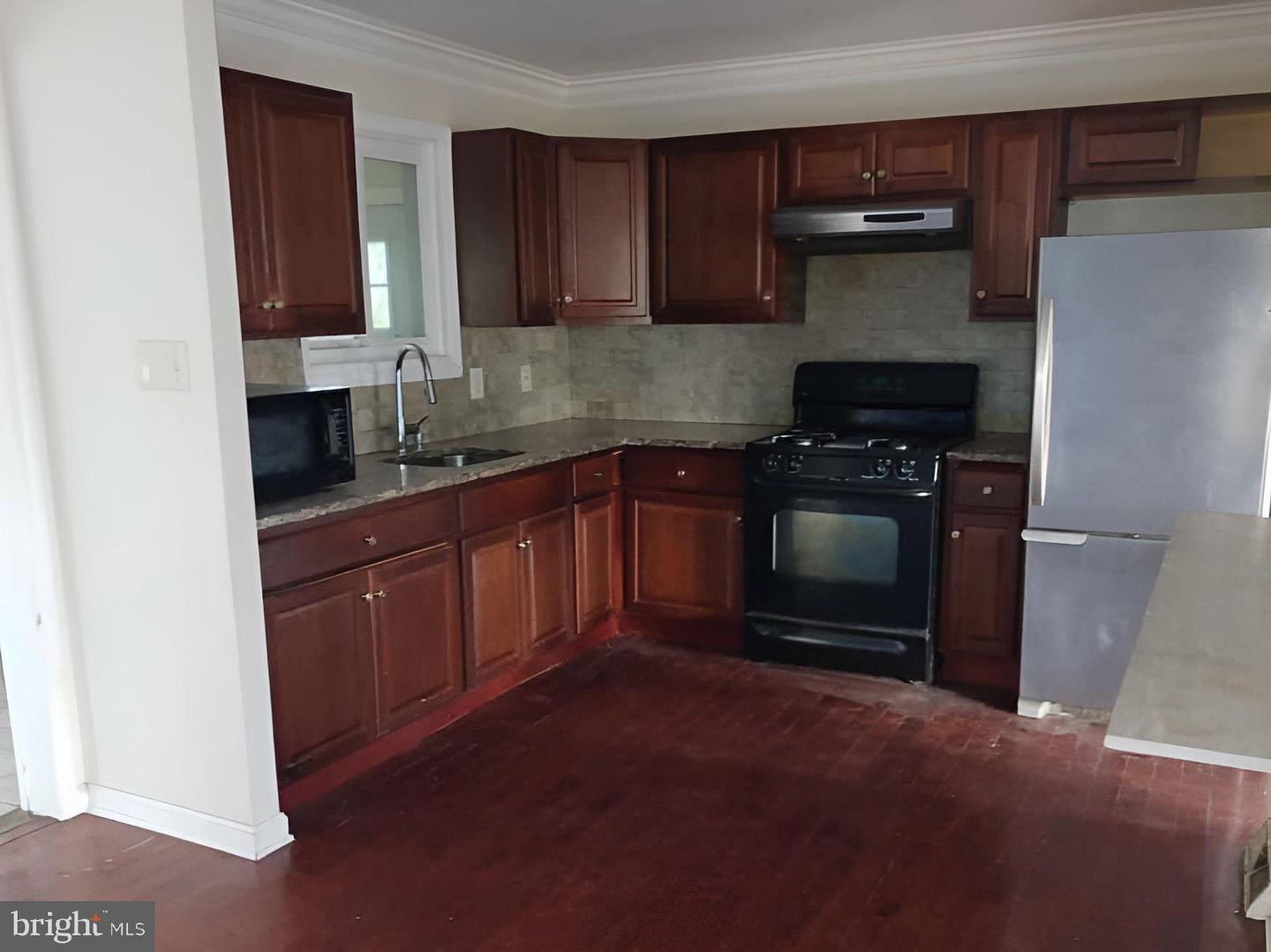 4209 Royal Ave Property Photo 10