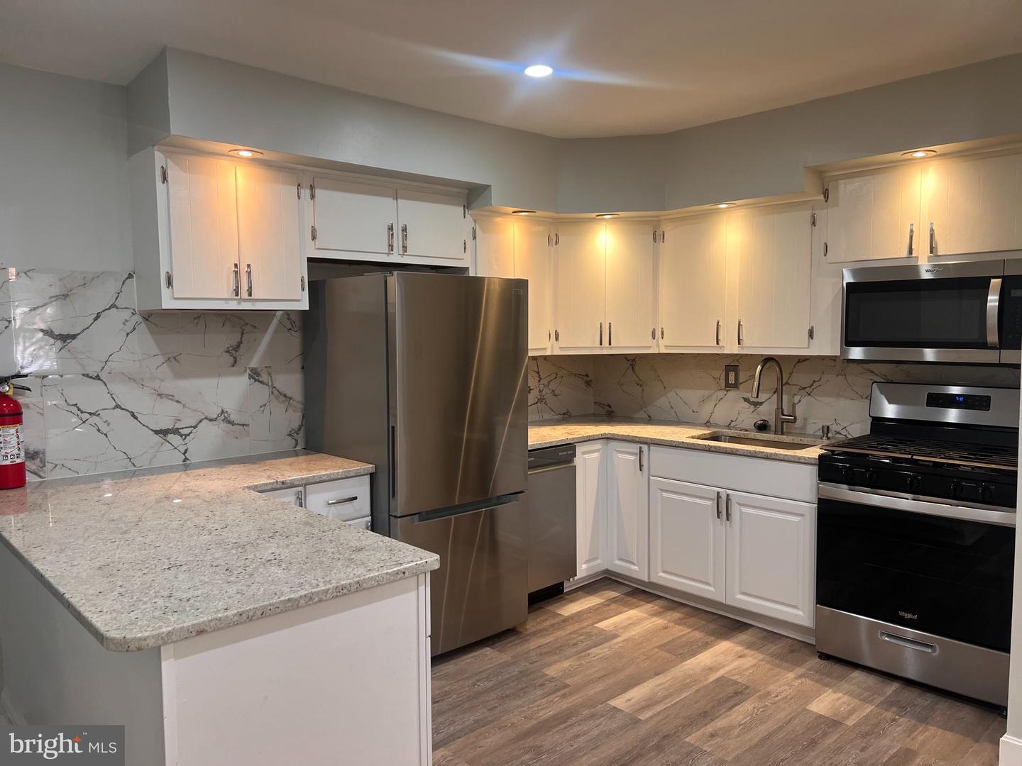 329 Market St Property Photo 1