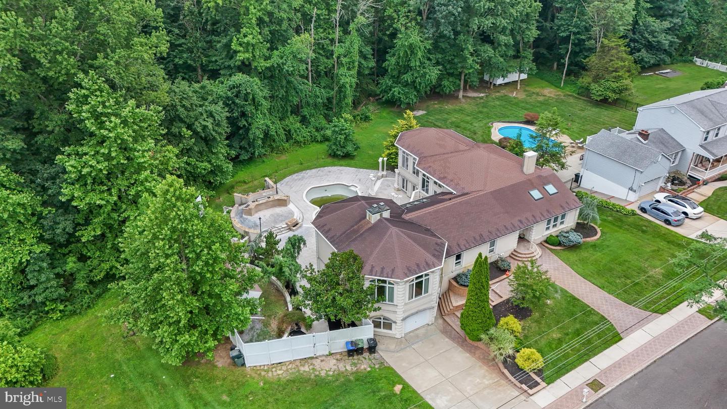14 CAROL DR
