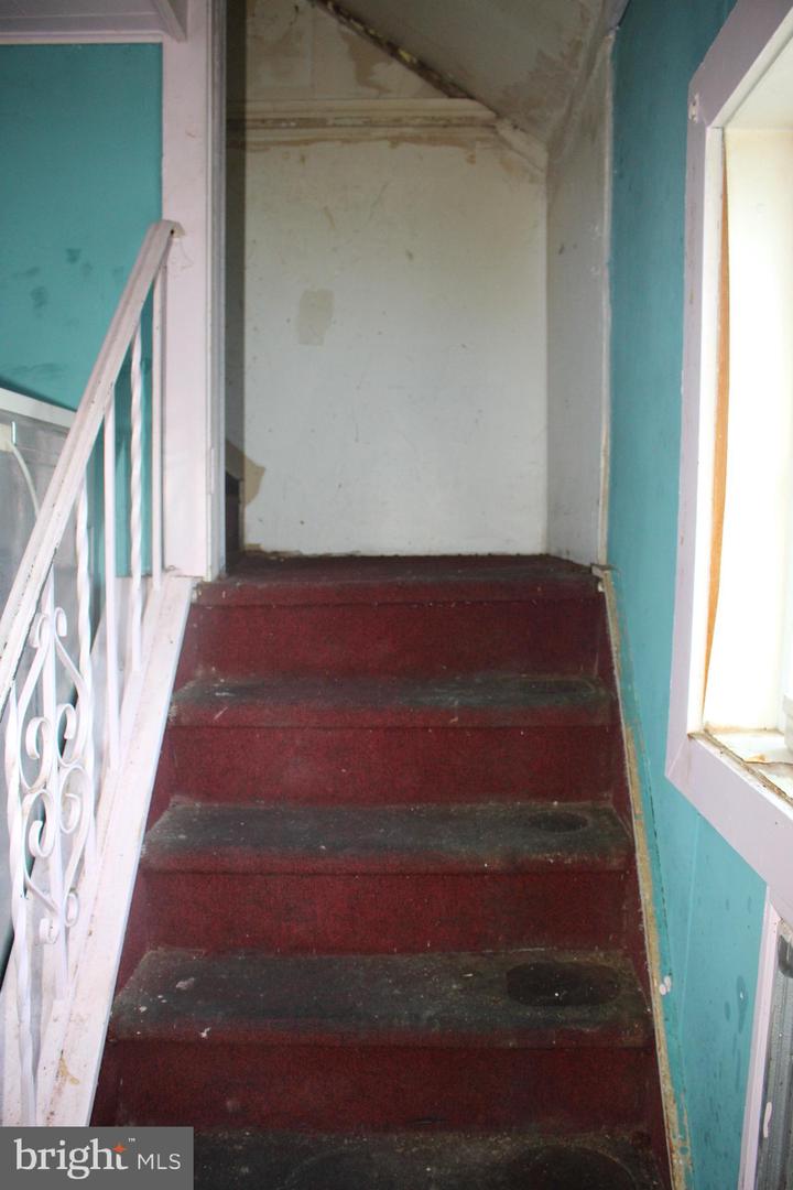 128 Amon Ave Property Photo 6