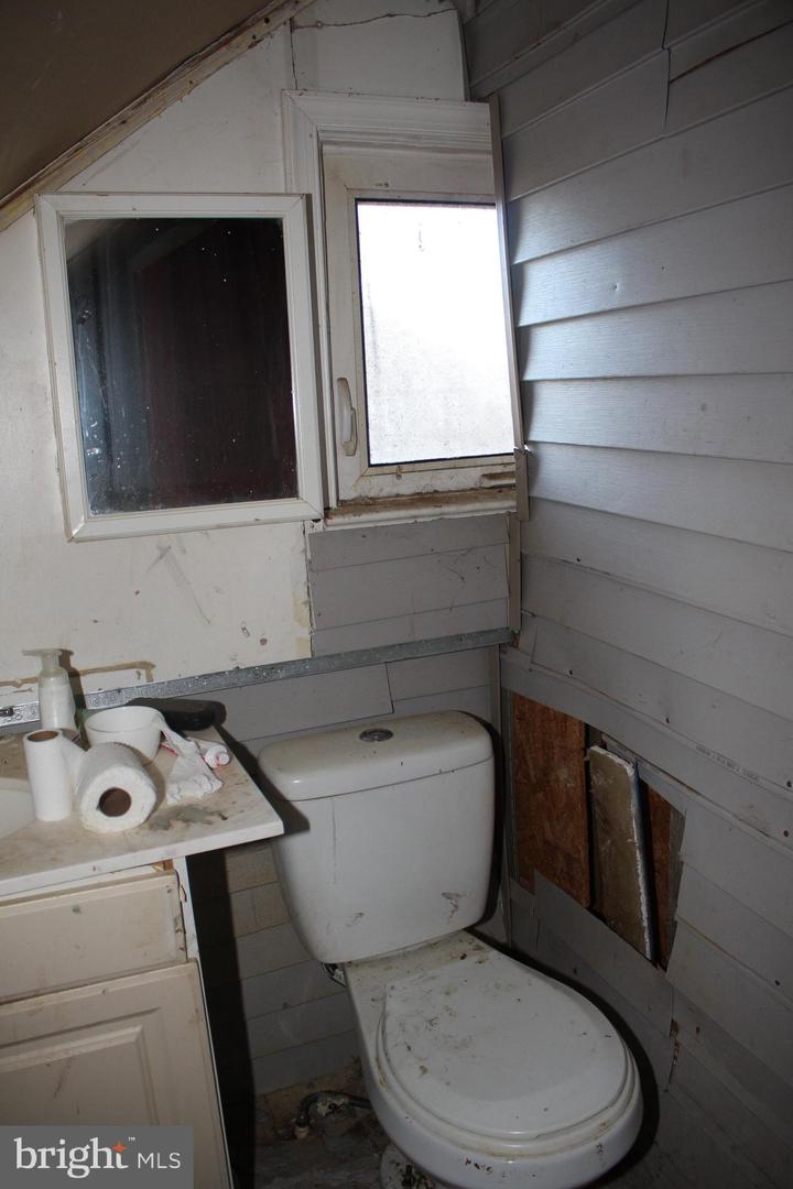128 Amon Ave Property Photo 7