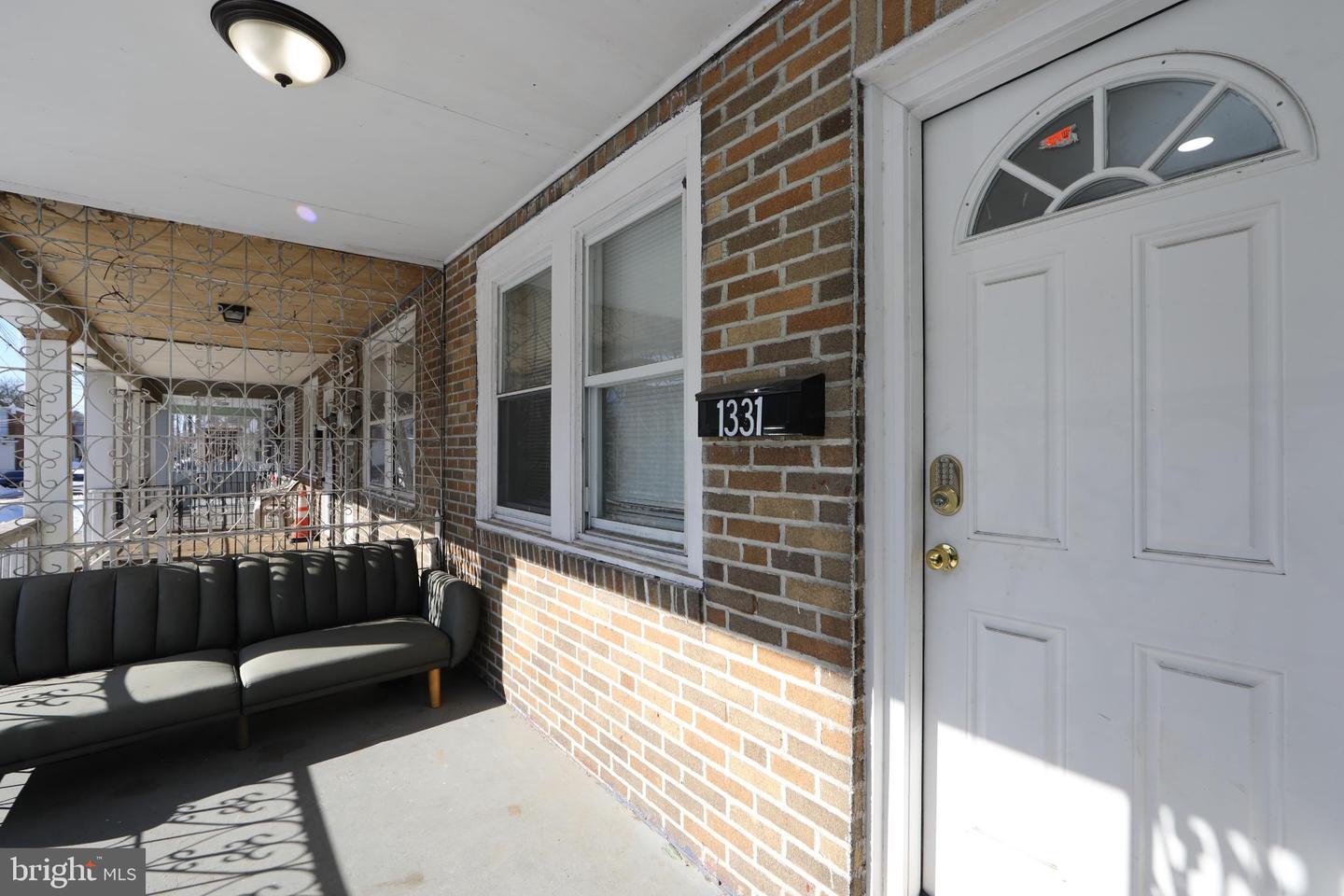 1331 Morton St Property Photo 4