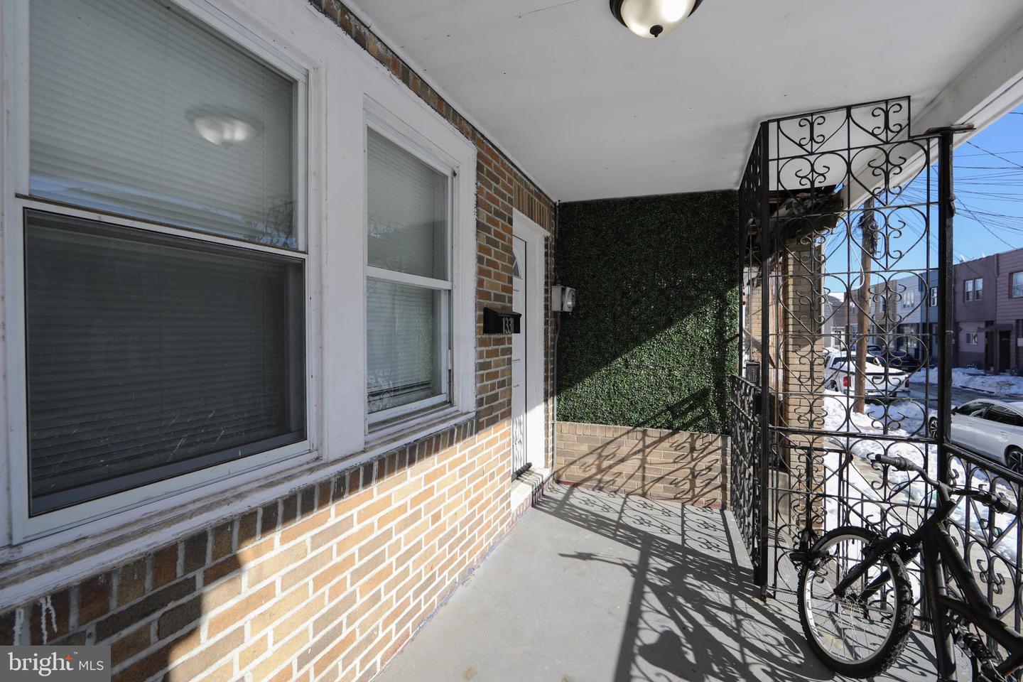 1331 Morton St Property Photo 5