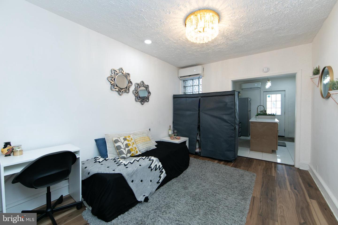 1331 Morton St Property Photo 10