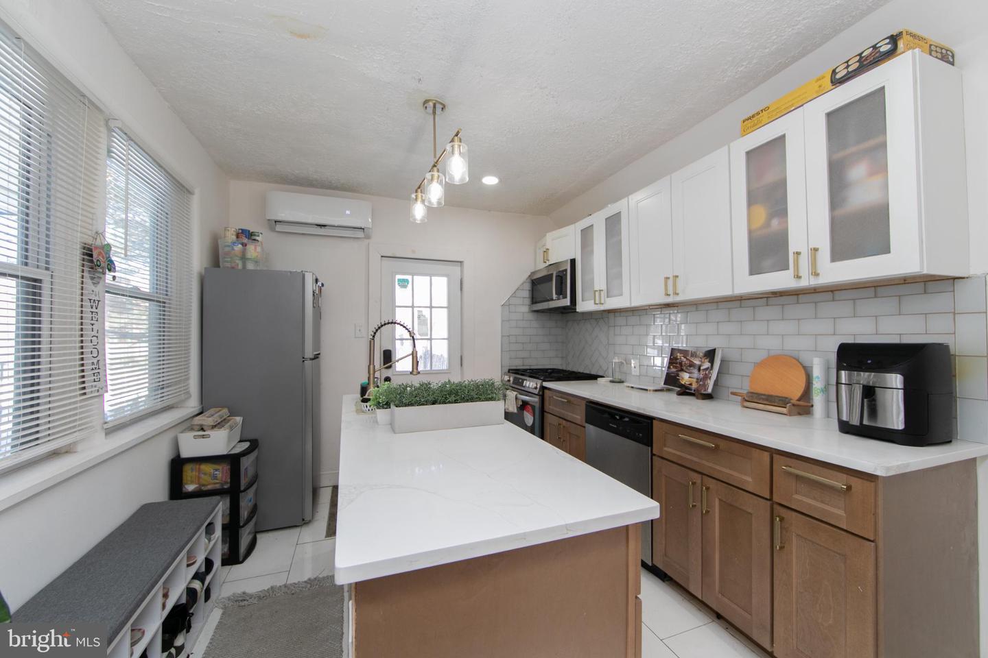 1331 Morton St Property Photo 12