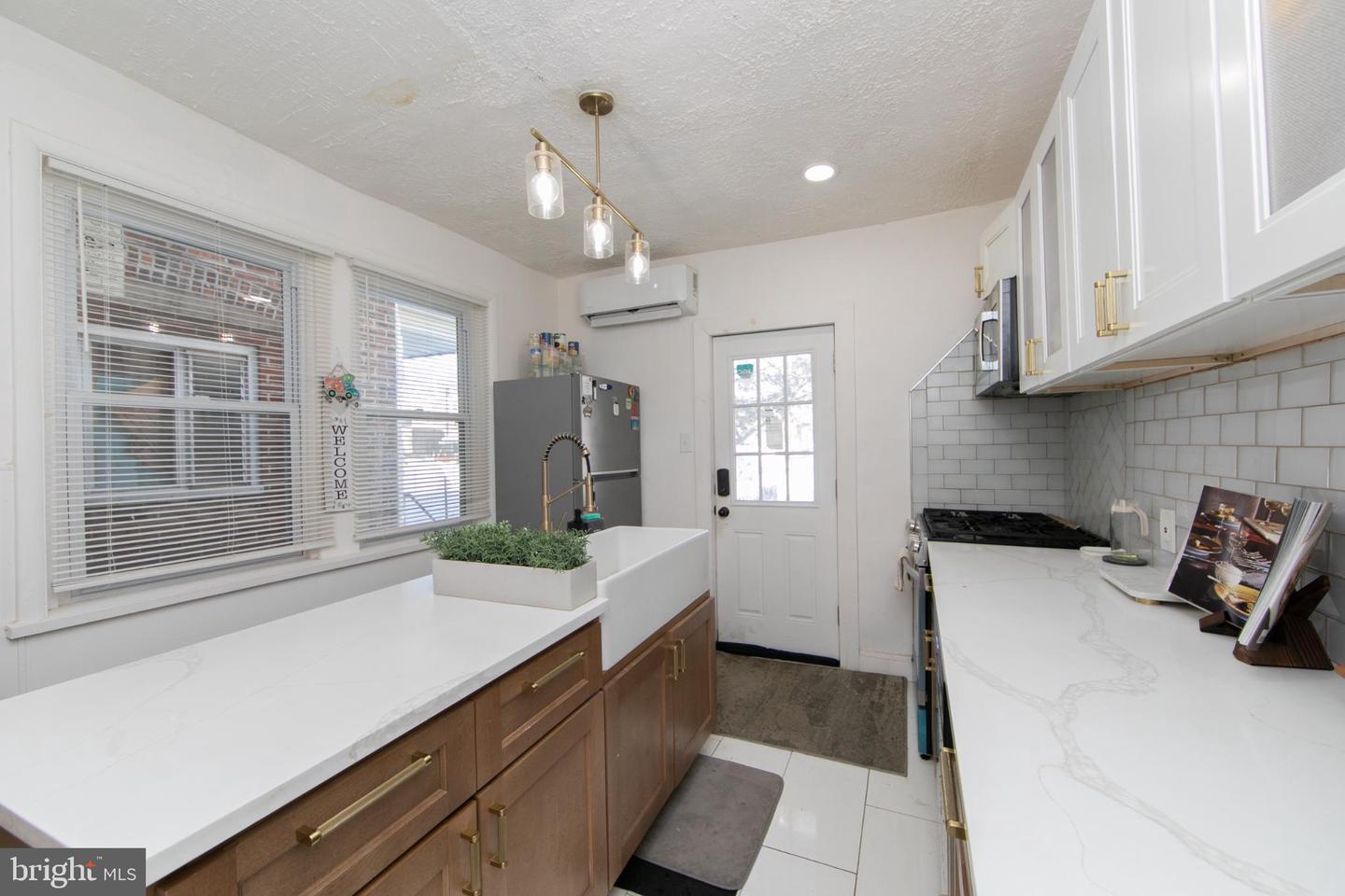 1331 Morton St Property Photo 13