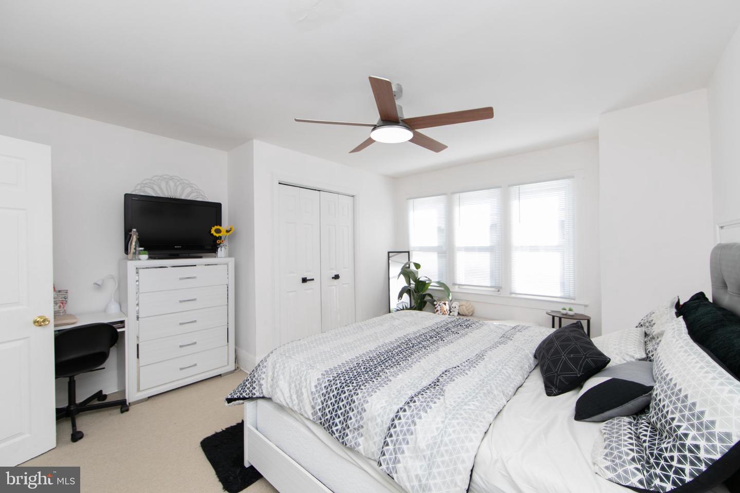 1331 Morton St Property Photo 17