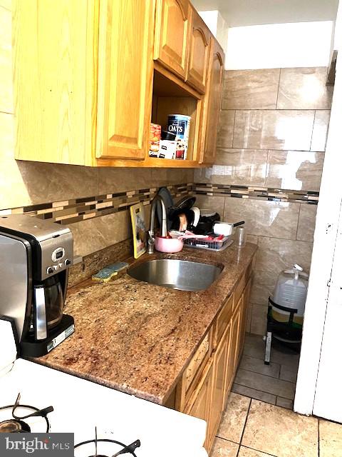 914 Point St Property Photo 5