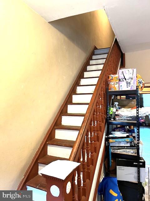 914 Point St Property Photo 9