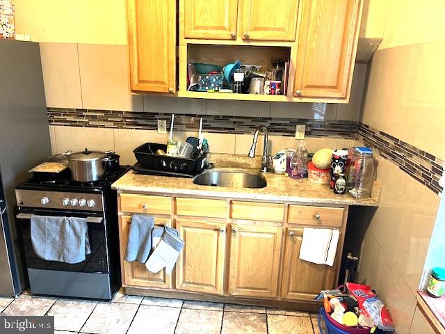 912 Point St Property Photo 7