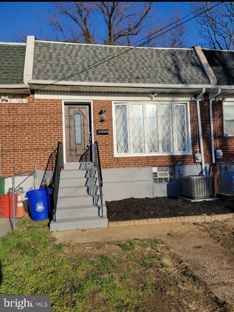 2406 S 12th St Property Photo 1