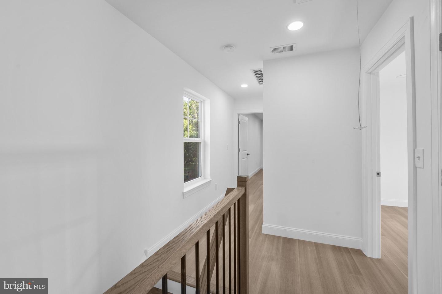 492 Ellis Ave Property Photo 18