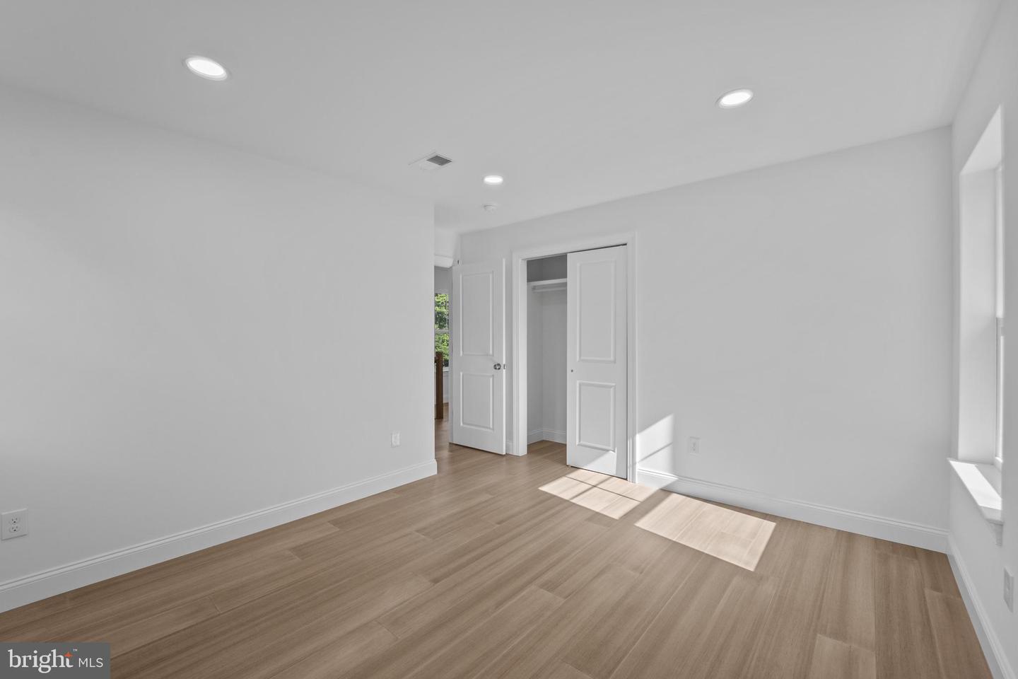 492 Ellis Ave Property Photo 21