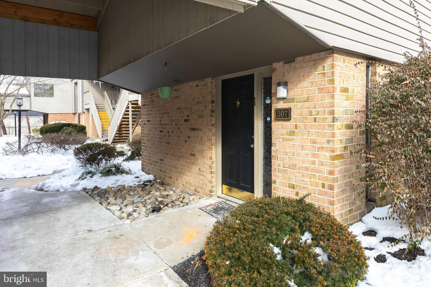 307 Meadowview Property Photo 1