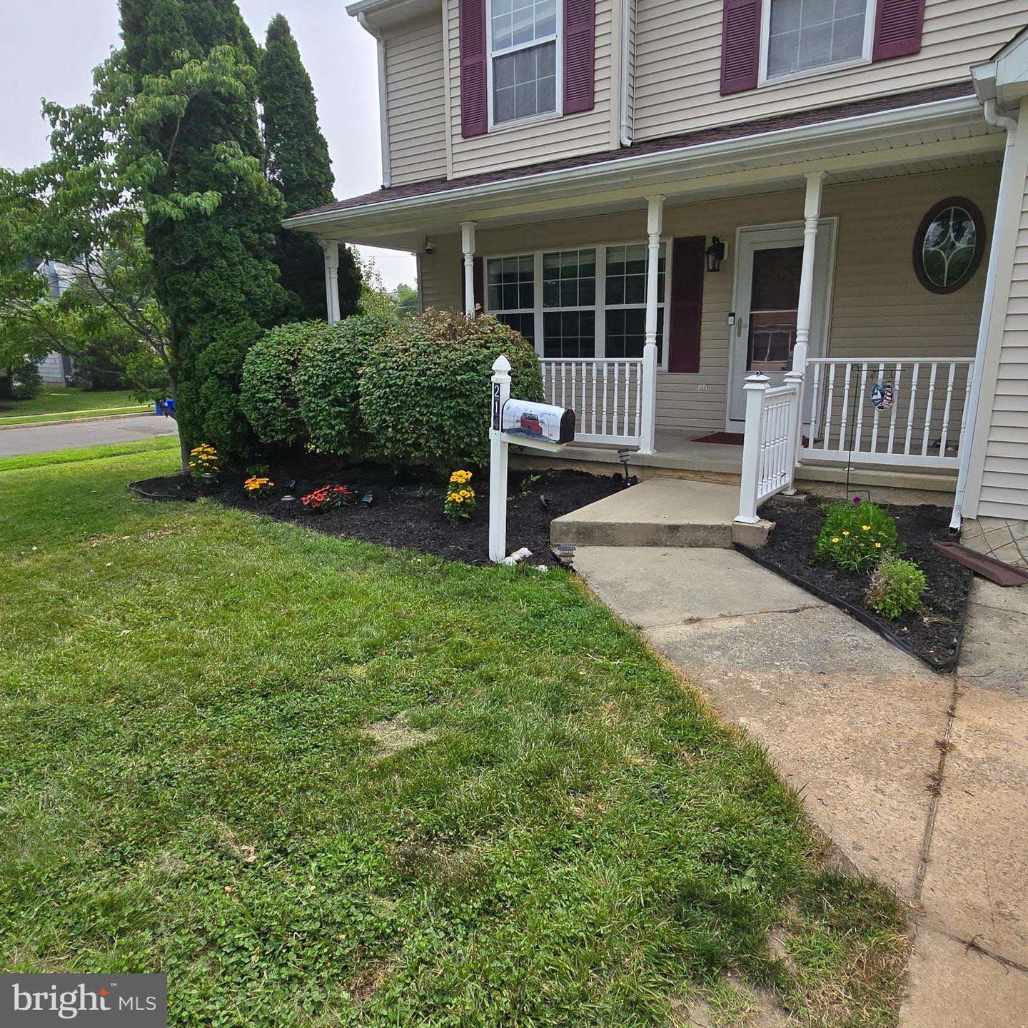214 Chestnut Ave Property Photo 2