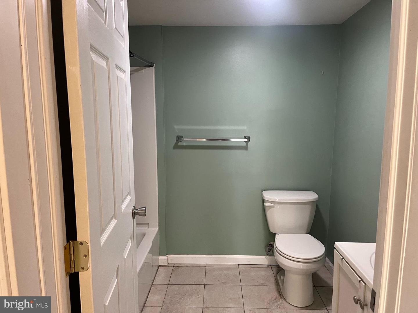 805 W Atlantic Ave #c Property Photo 4