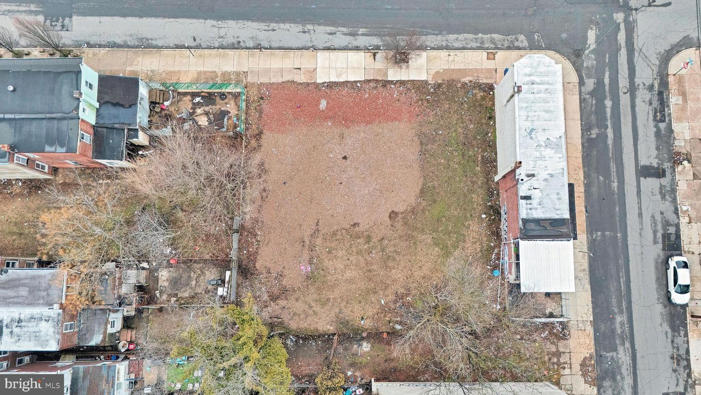 1460 Louis St Property Photo 1